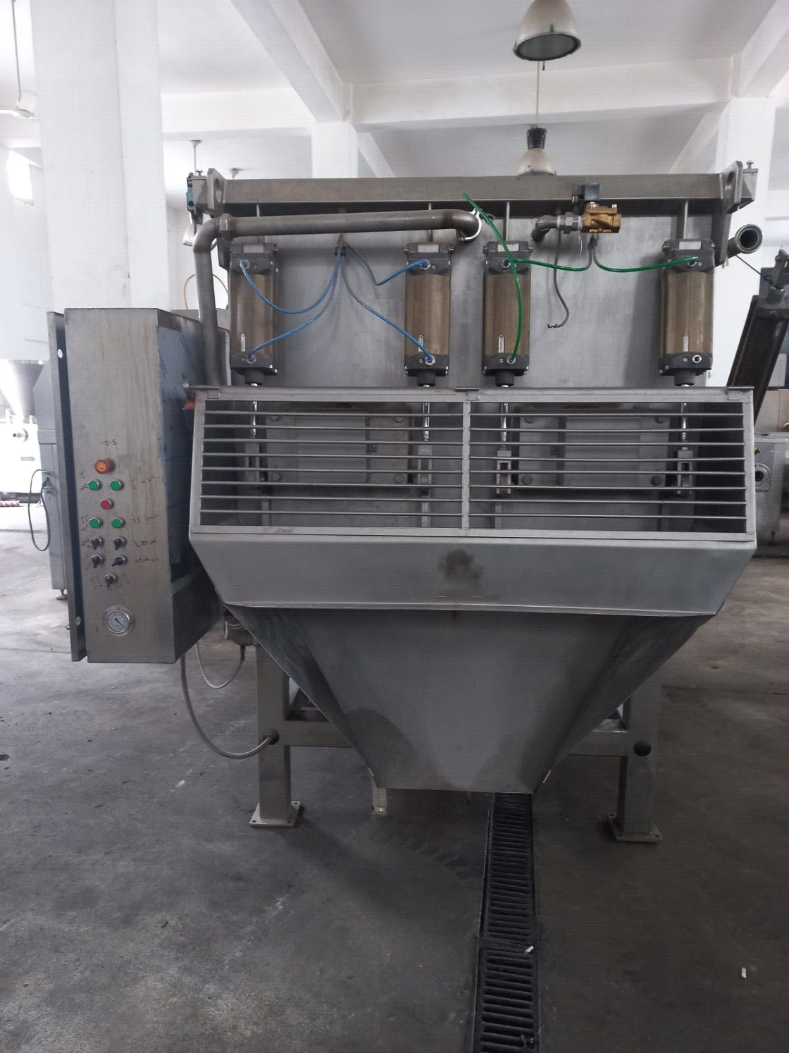 Karl Schnell double shaft paddle mixer with lifter